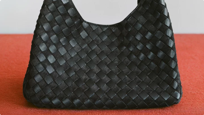 BOTTEGA VENETA Bottega Veneta葆蝶家官方在线精品店｜手袋鞋履、男女成衣、高端香氛与礼赠服务 | Bottega Veneta